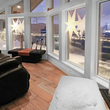 4 Bedroom Awesome In Farsund Holiday home *
