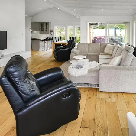 Holiday home 4 Bedroom Awesome In Farsund