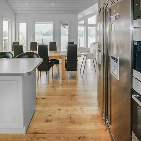 4 Bedroom Awesome In Farsund Holiday home *